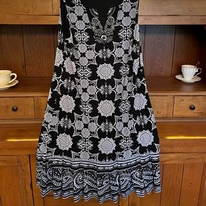 41 Hawthorne, black and white, sheath dresss, cute with leggings